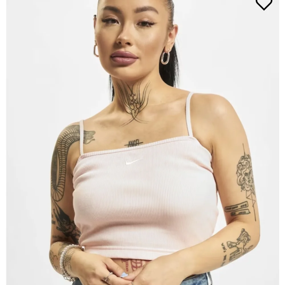 Nike Sportswear Essential Pink Ribbed Crop Top